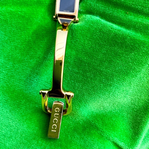 Modern GUCCI bangle watch🔥🔥🔥 - Picture 7 of 16